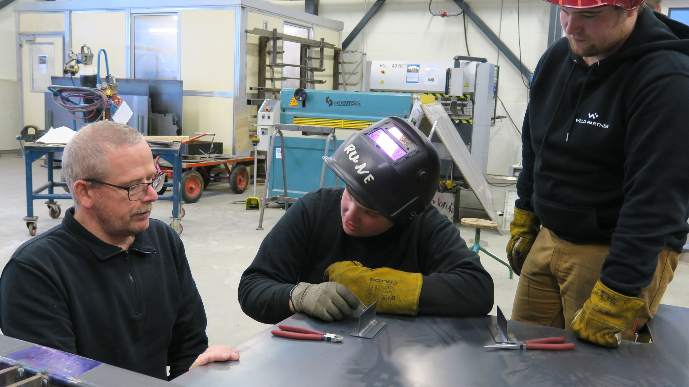 Applying mentoring support to transfer of silent knowledge in mechanical industry